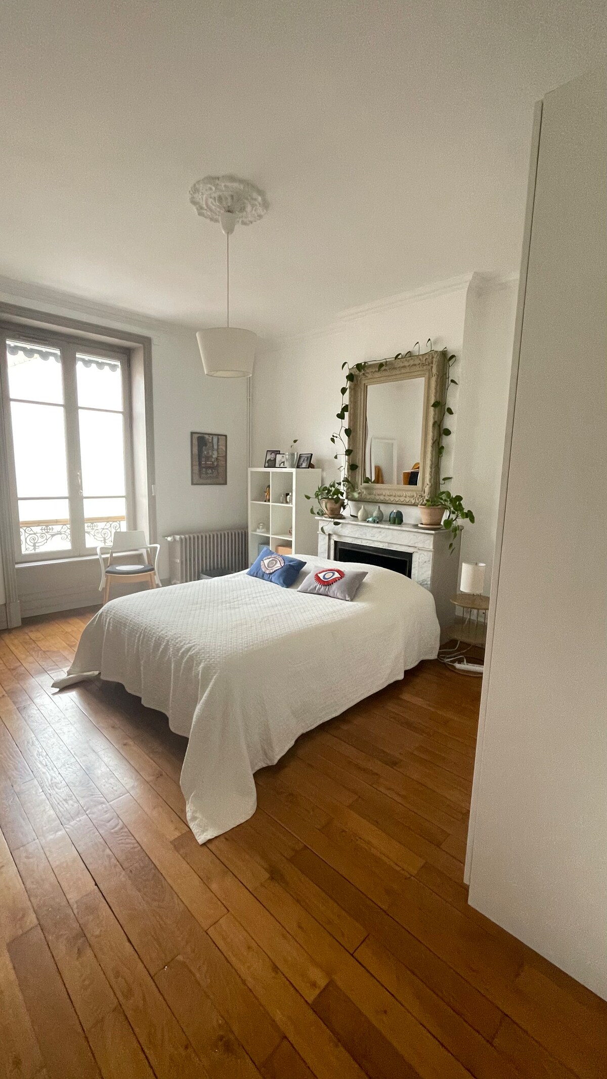 Tweepersoonsbed in 140 nieuw beddengoed 
