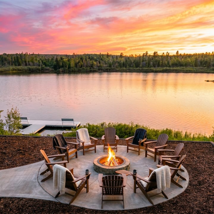 Lakehouse near Pictured Rocks, Hot Tub, Casino/Bar