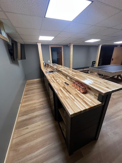 Lakehouse near Pictured Rocks, Hot Tub, Casino/Bar