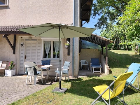 Challes-les-Eaux, nice studio in the countryside
