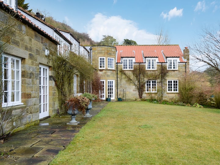 1 Bedroom Accommodation In Fylingthorpe, Near Whitby - North Yorkshire