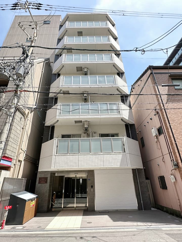 5-10 min walk to Shinsaibashi & Dotonbori & Namba] Kuromon Market