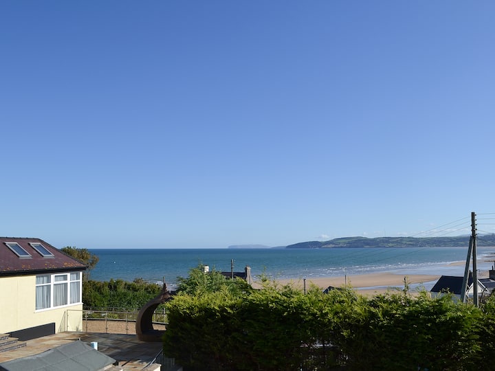 Beach Cottage - Benllech