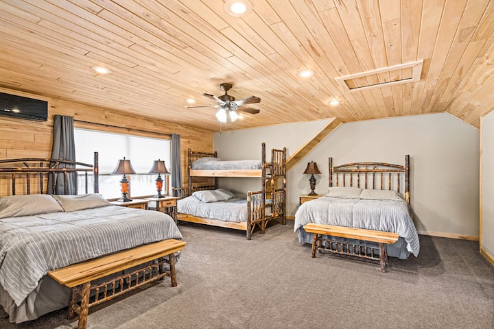 Retreat to The Woods- 10 miles from downtown - Houses for Rent in