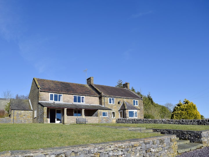 5 Bedroom Accommodation In Butterton - Leek