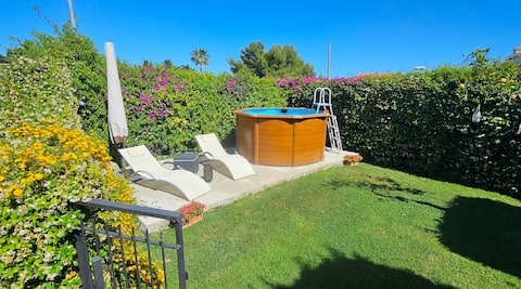 House with large terrace, garden and swimming pool
