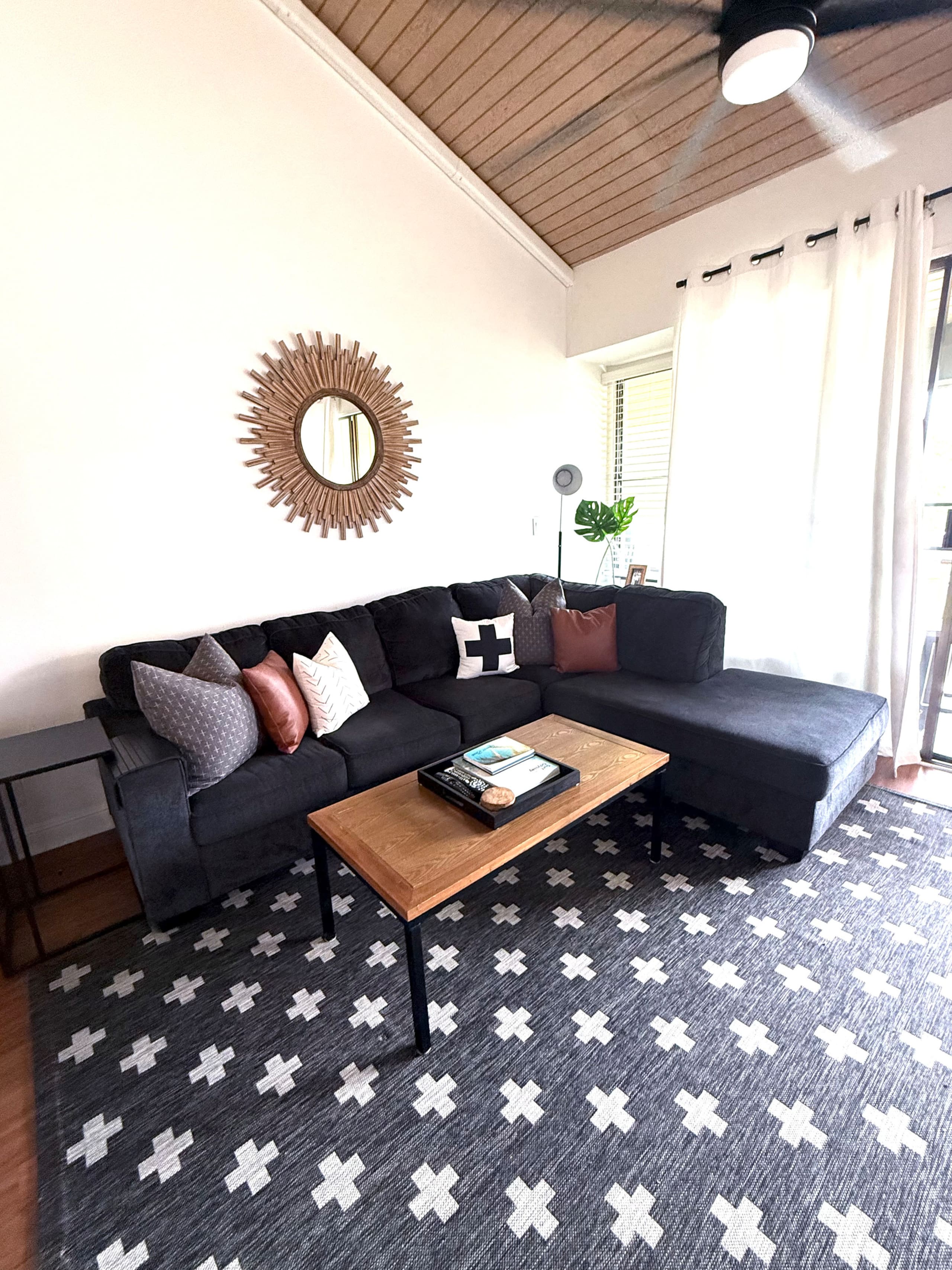 Condo in Kahuku · ★4.99 · 2 bedrooms · 4 beds · 2 private baths - Image 1