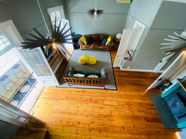 Green Point Townhouse | Walk to the Waterfront! gallery image 2