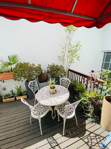 Green Point Townhouse | Walk to the Waterfront! gallery image 5