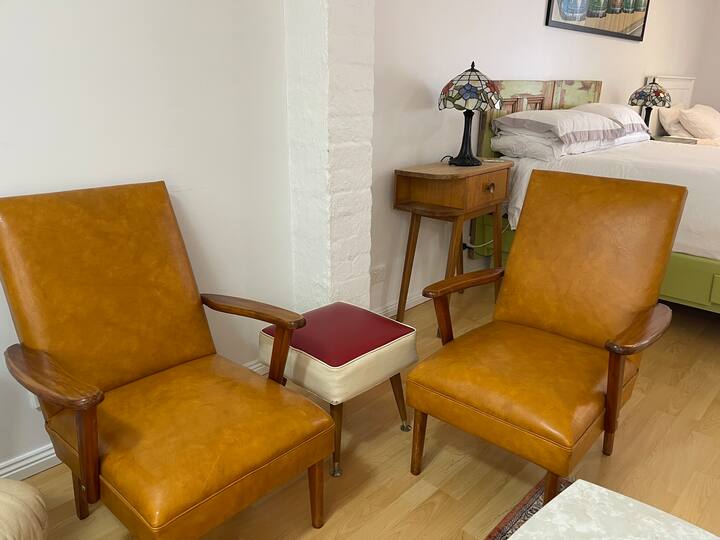 A Self-contained Retro Studio Apartment - Bayswater