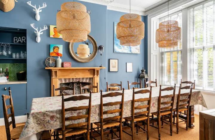 Arty West End Townhouse 6 bdrm 6 bthrm / Sleeps 10