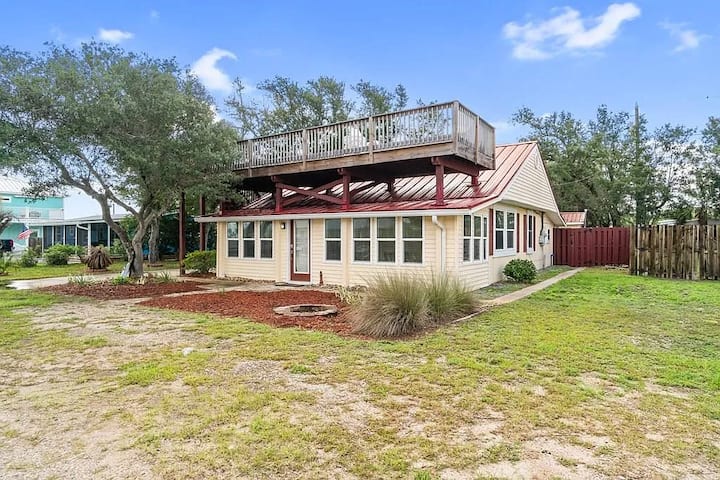 All Decked Out -Renovated-gulf Views-rooftop Deck! - Mexico Beach, FL