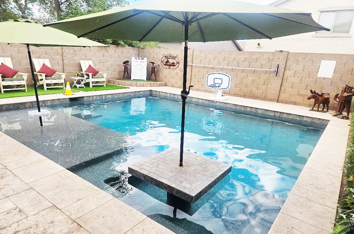 Budget Friendly Whimsical Travelers Theme Retreat - Goodyear, AZ