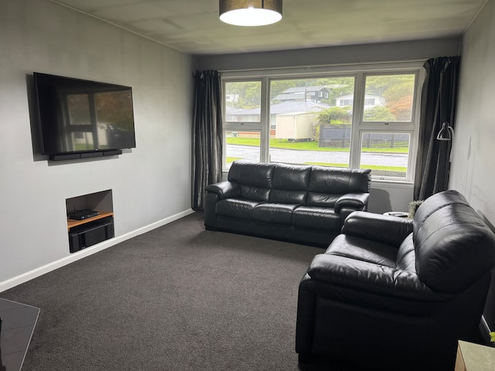 Six On Arum
Unlimited Wifi
Great Kitchen & Shower - Greymouth