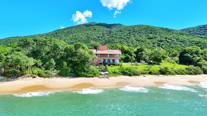 Beautiful House on Dolphin Bay Cove.
