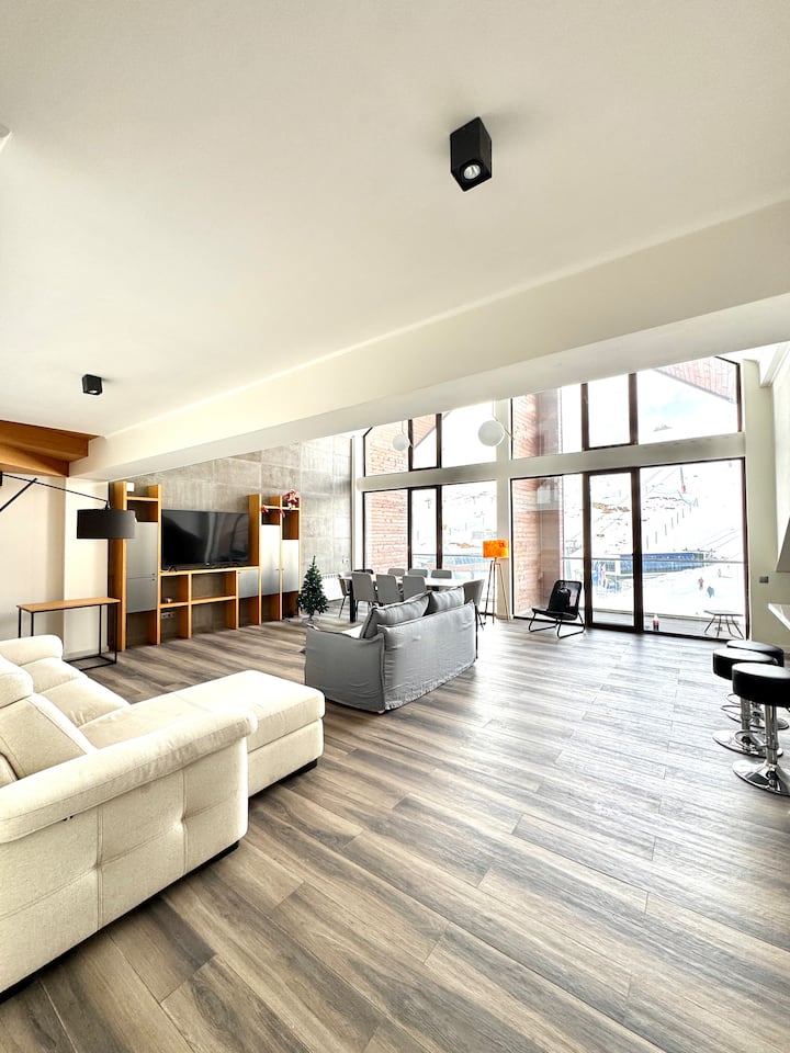 Modern Ski-In 4BR Apt •1 min to lift • New Gudauri