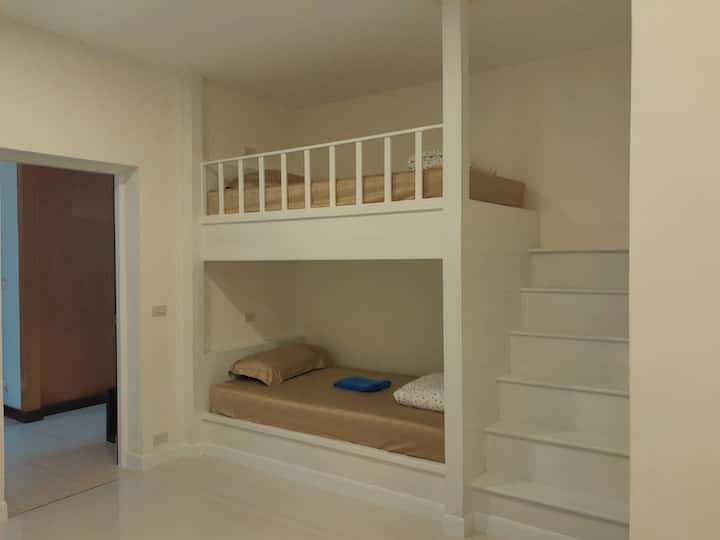 საძინებელი 4