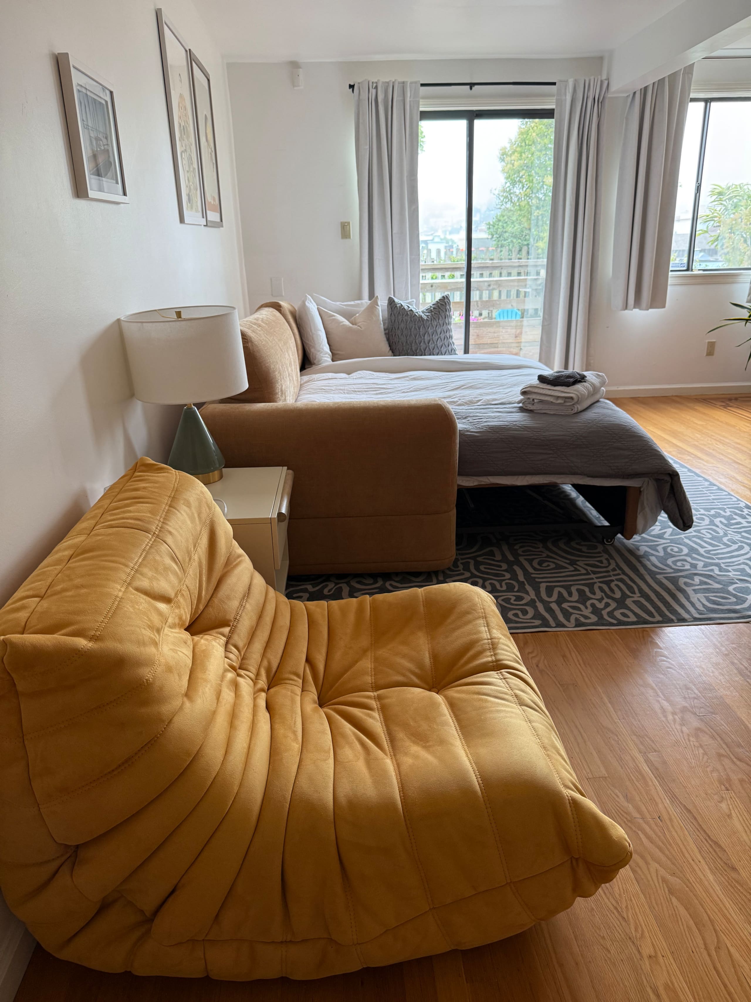 Modern Sunset Suite (+King bed) by GG Park - Image 3
