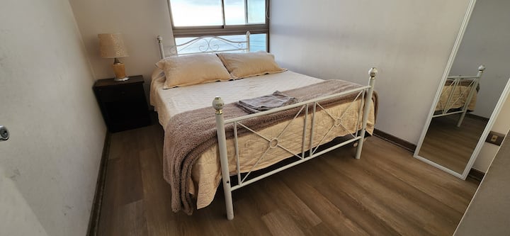 Cama 2 plazas, pisos SPC.