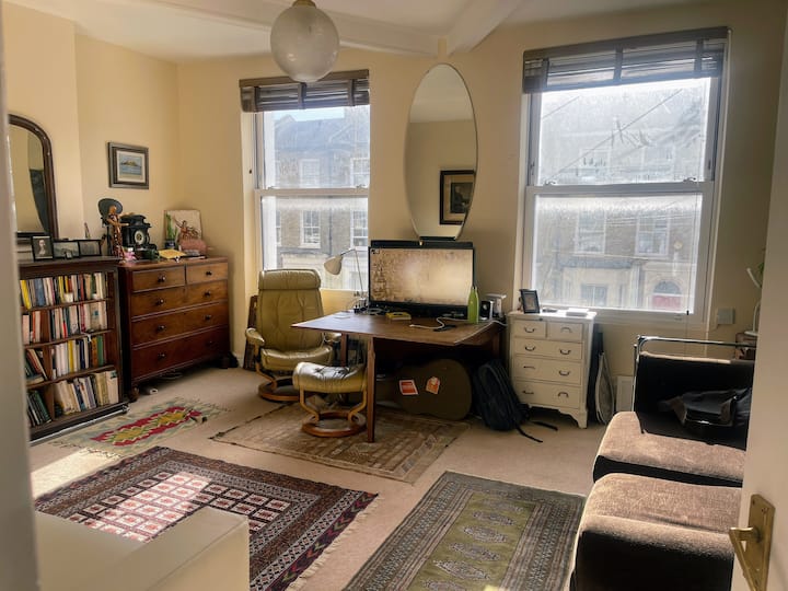 Quiet Double Room Near Kings Hospital & C London