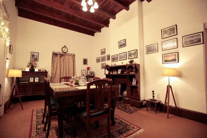 Langdale Lodge - Home Among The Chirps - Nainital