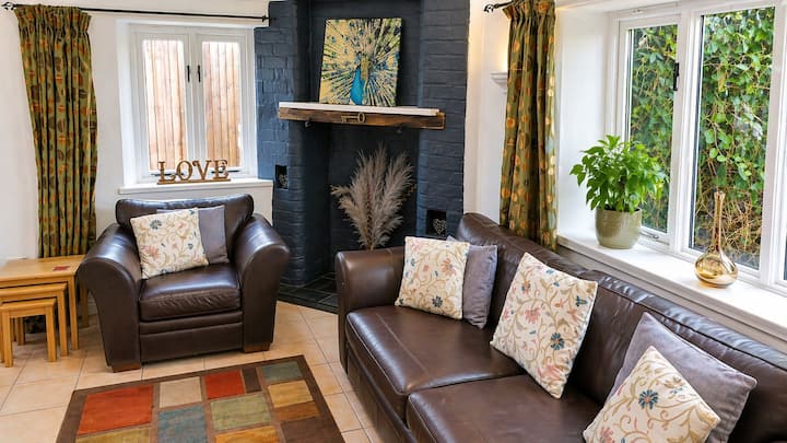 Juliet Cottage Hot Tub Sleeps 3 Double Or Singles - Stratford-upon-Avon