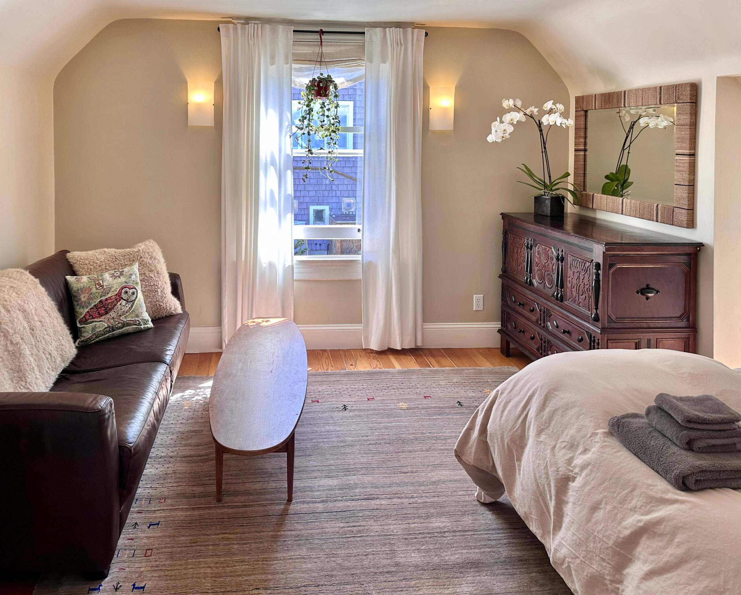 Home in San Francisco · ★4.95 · 3 bedrooms · 3 beds · 1.5 baths - Image 39