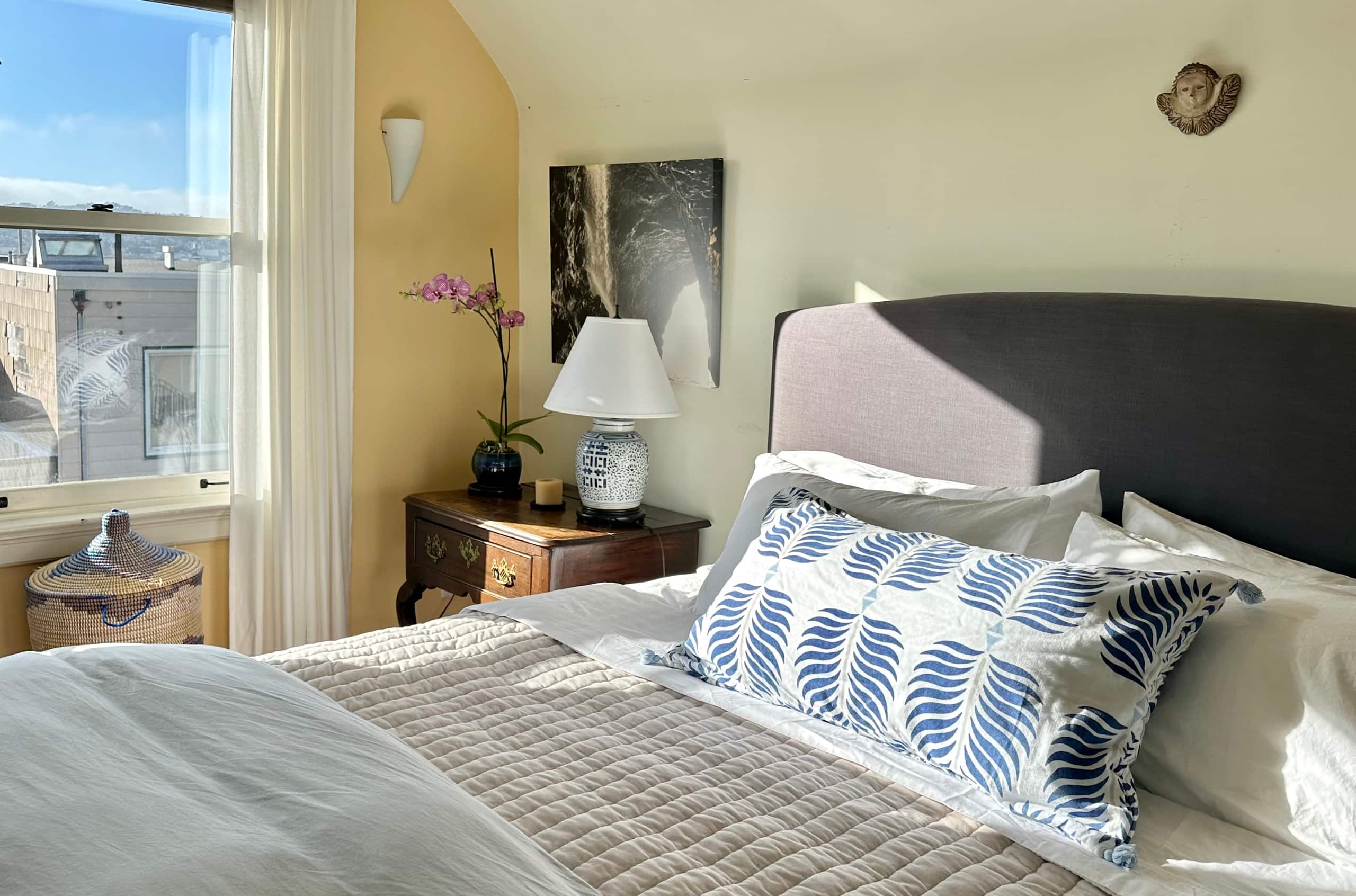Home in San Francisco · ★4.95 · 3 bedrooms · 3 beds · 1.5 baths - Image 38