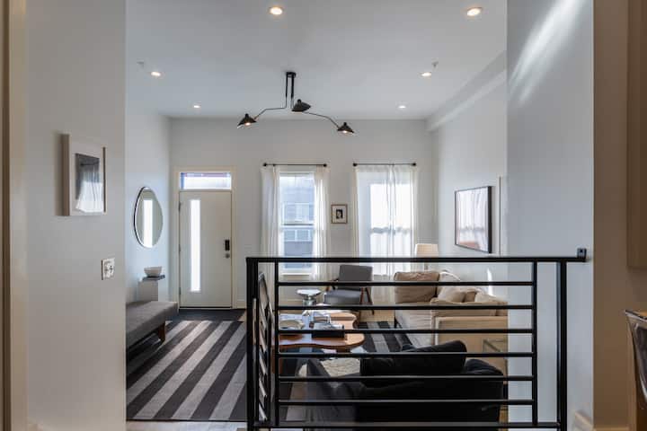 Trendy, Modern, & Comfy Home W/roofdeck + Backyard - Bala Cynwyd, PA