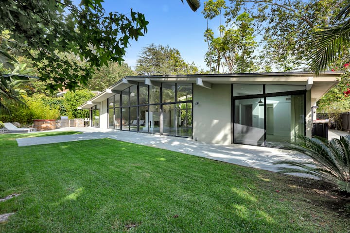 Architectural mid century home &private beach club