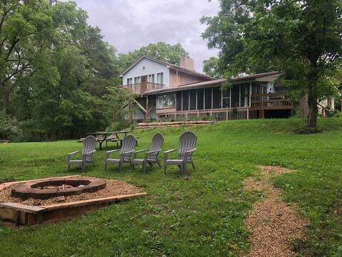 Shady Cove Hideaway: family friendly & Branson fun