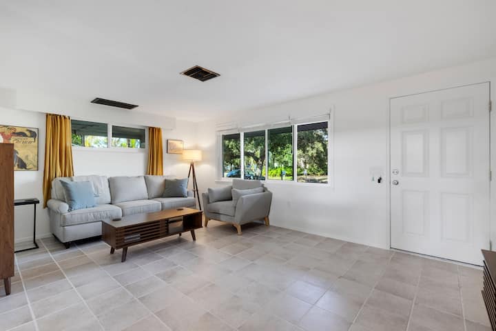 Well-appointed 2br Home, Near Downtown, Siesta Key - Sarasota, FL