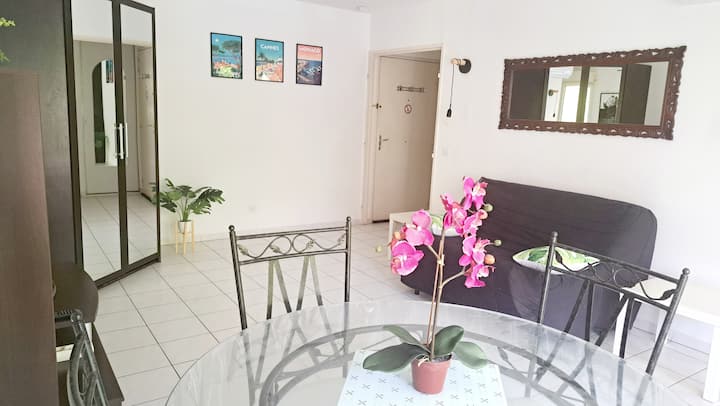 Grand Studio Dans Résidence Arborée Avec Piscine - Mougins