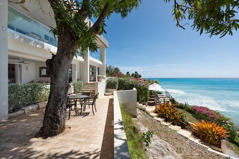 Exclusive Cliffside Surfing Villa (Three Bed)