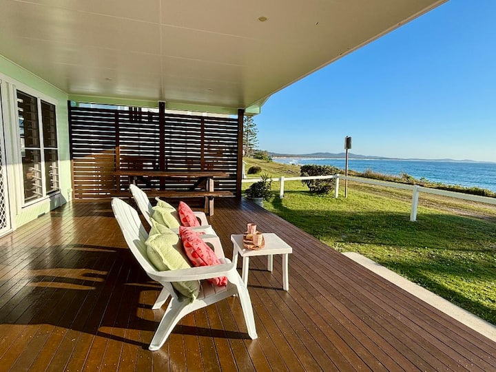 SEASHELLS BEACH HOUSE - Absolute Beach Front!