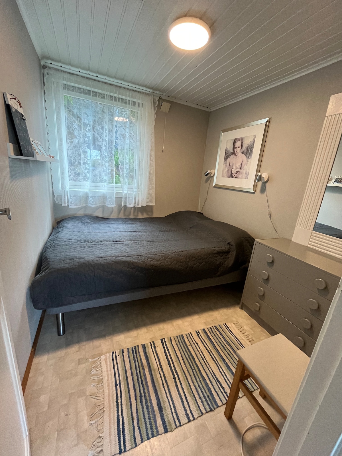 Spavaća soba na 1. katu. Krevet od 140 cm 