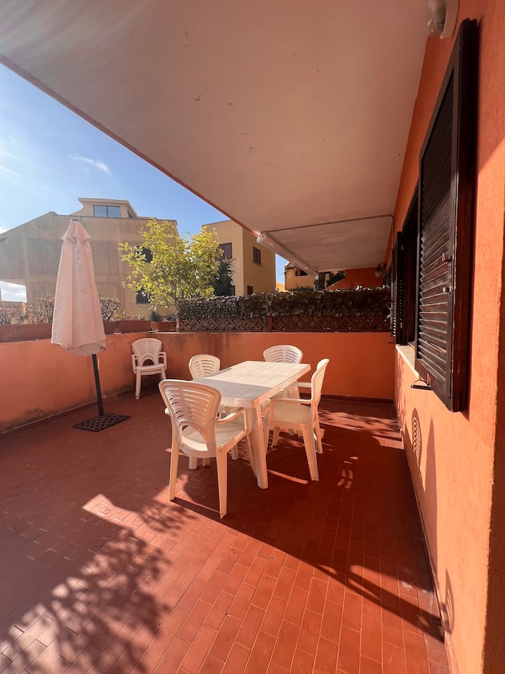 Appartamento Con Spazio Esterno Al Piano Terra - La Maddalena
