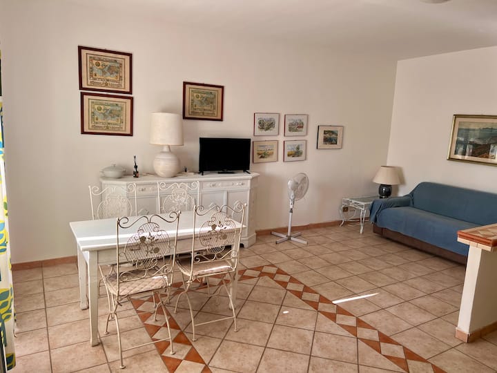 Appartamento Con Spazio Esterno Al Piano Terra - La Maddalena