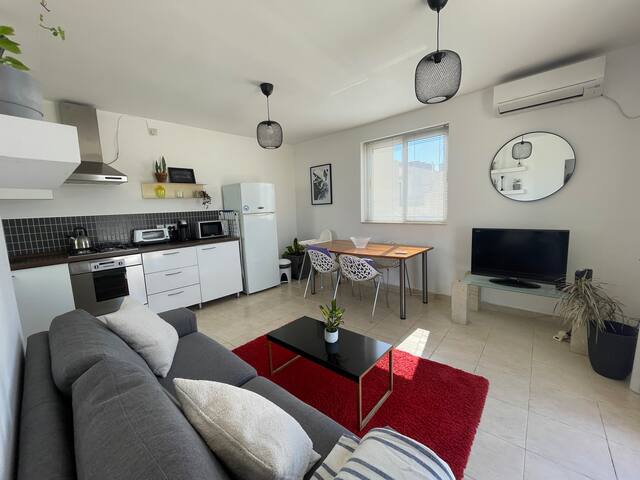 Simon's Pub managed Airbnb listing 1