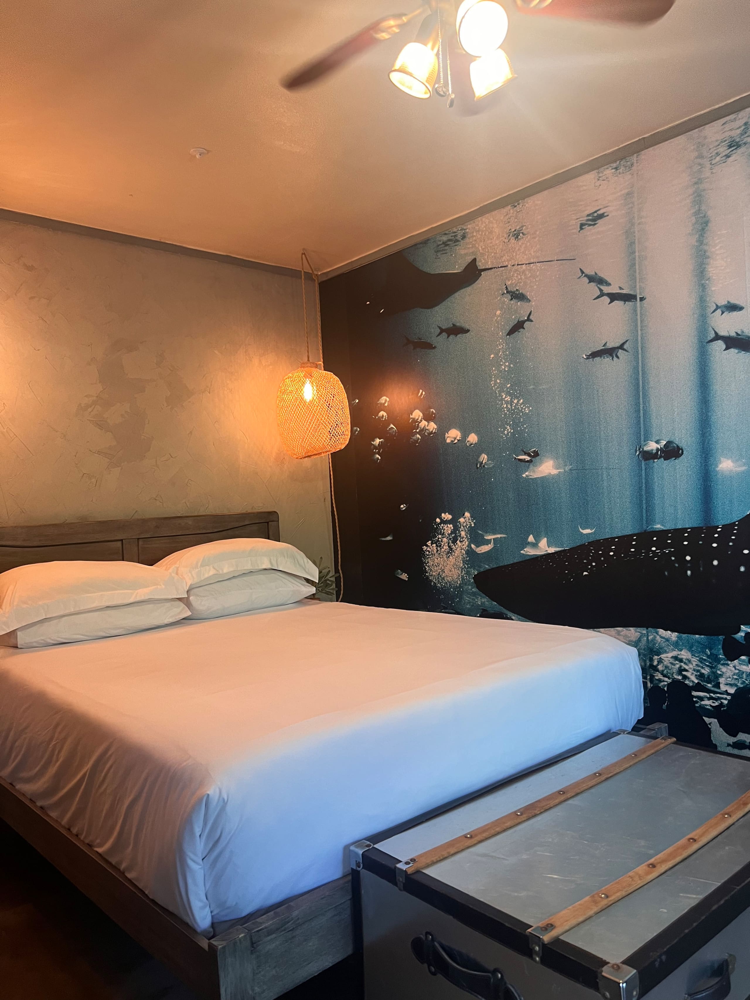 BLUE BLISS: Hip Hideaway w/Hawaiian Gardens - Image 5