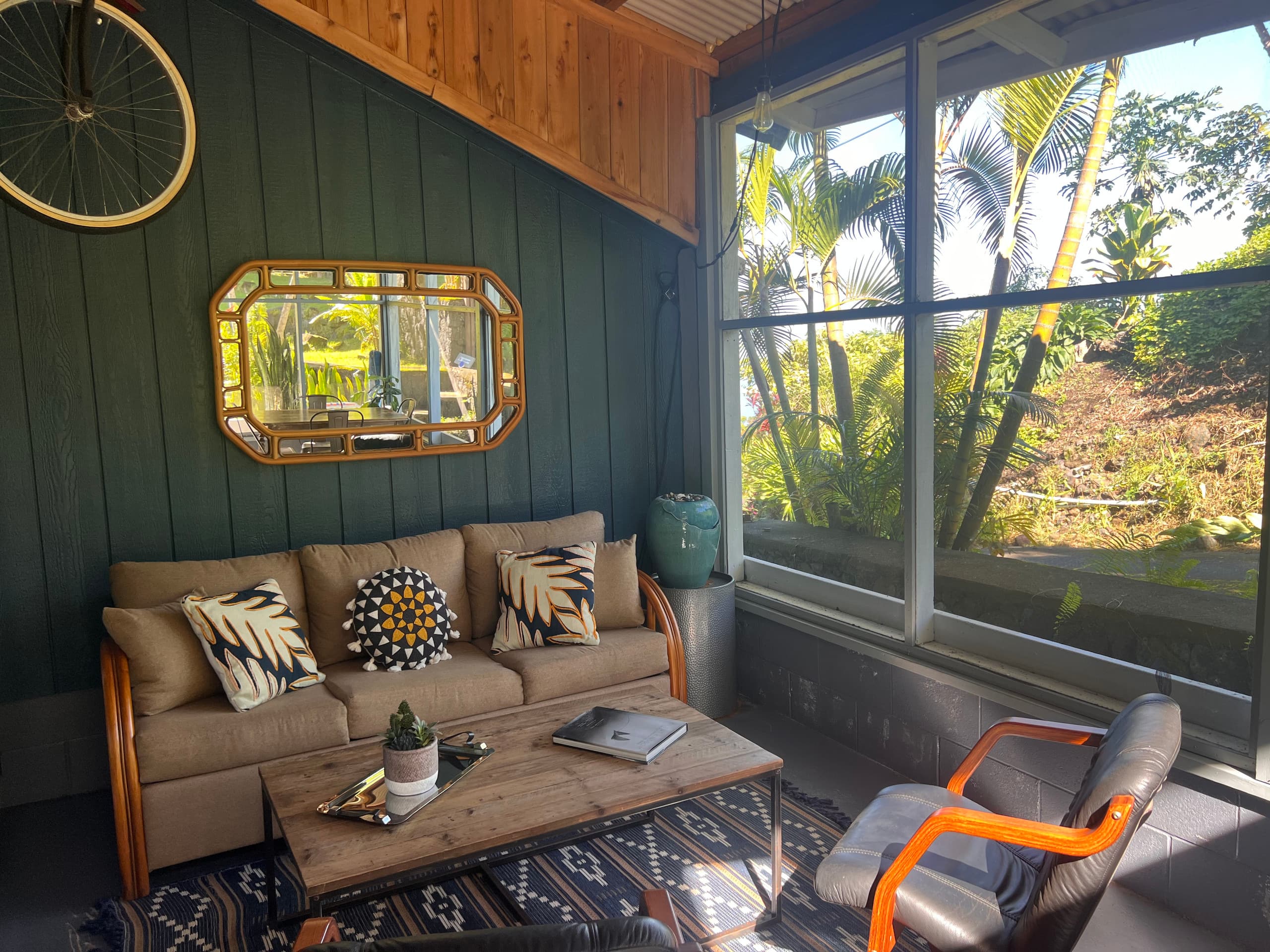 BLUE BLISS: Hip Hideaway w/Hawaiian Gardens - Image 15