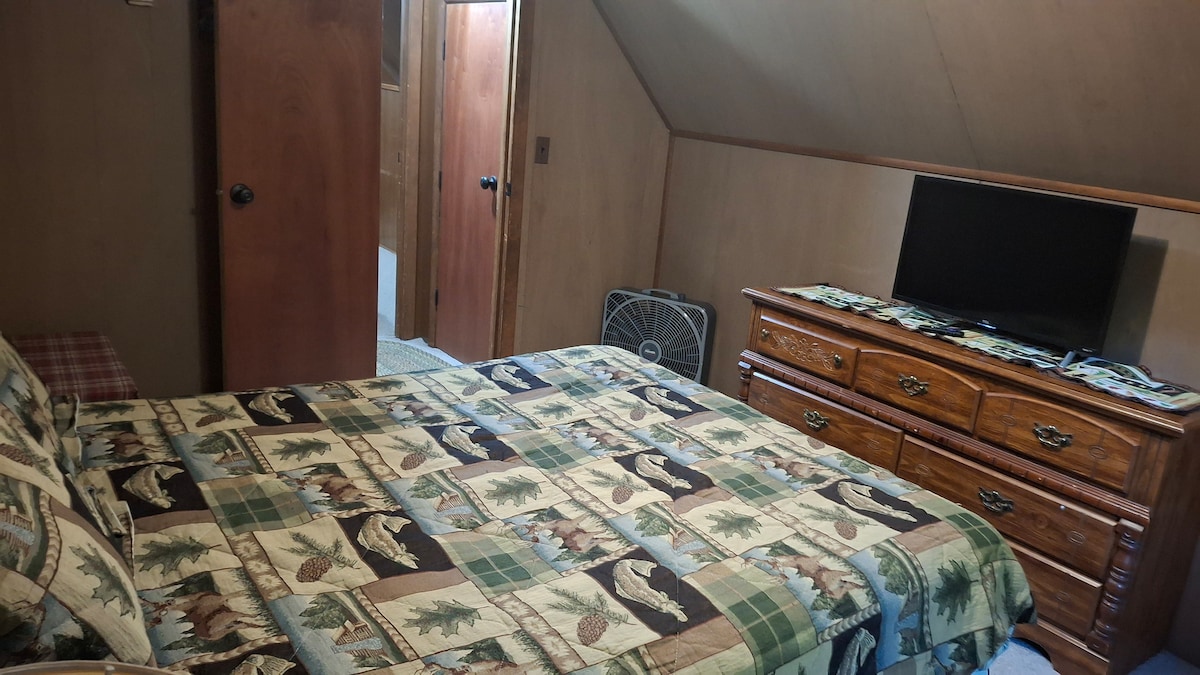 двуспално легло 32 инча телевизор