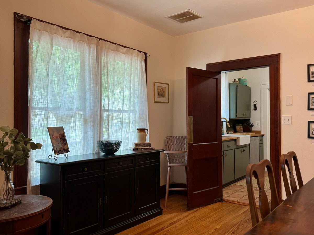 1911 Historic Hyde Park Cottage