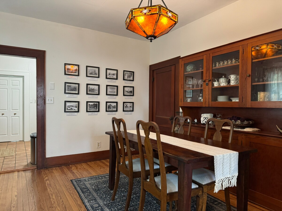 1911 Historic Hyde Park Cottage