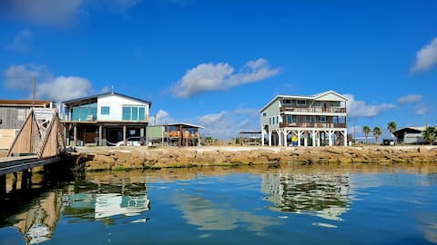 Sunrise on Mag - Waterfront Beach House