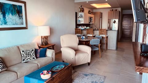 Anuncio de Airbnb popular: San Pancho • Pool • Beachfront Balcony Ocean Views en Bahía De Banderas