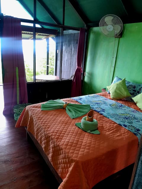 Sunset Estate (Bungalow: Green Frog)