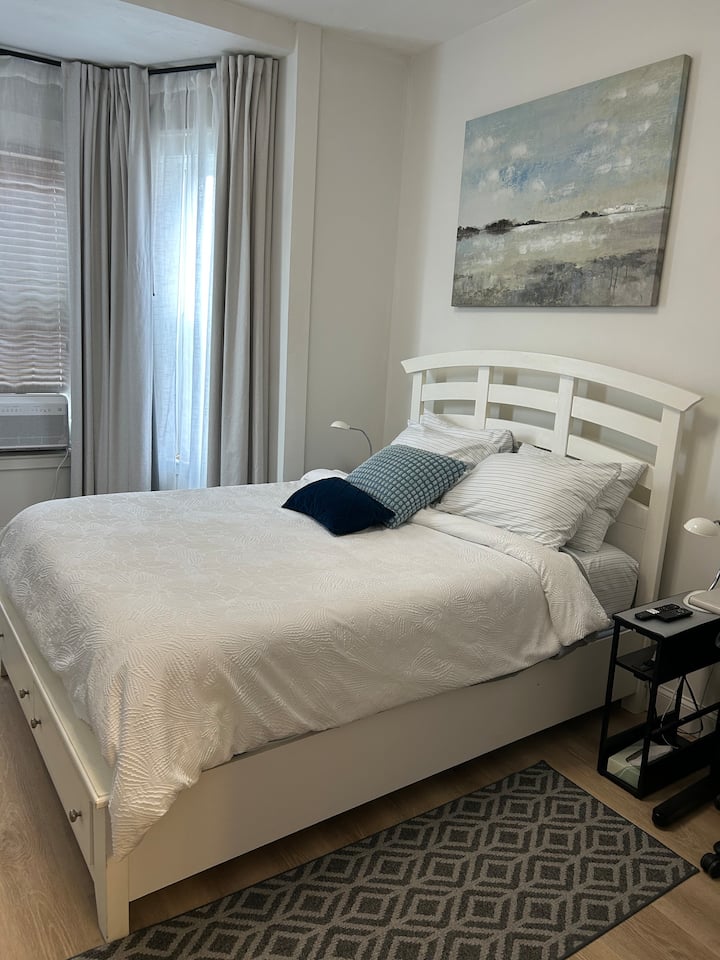 Comfy Private Bedroom In Central Location. - Worcester, MA