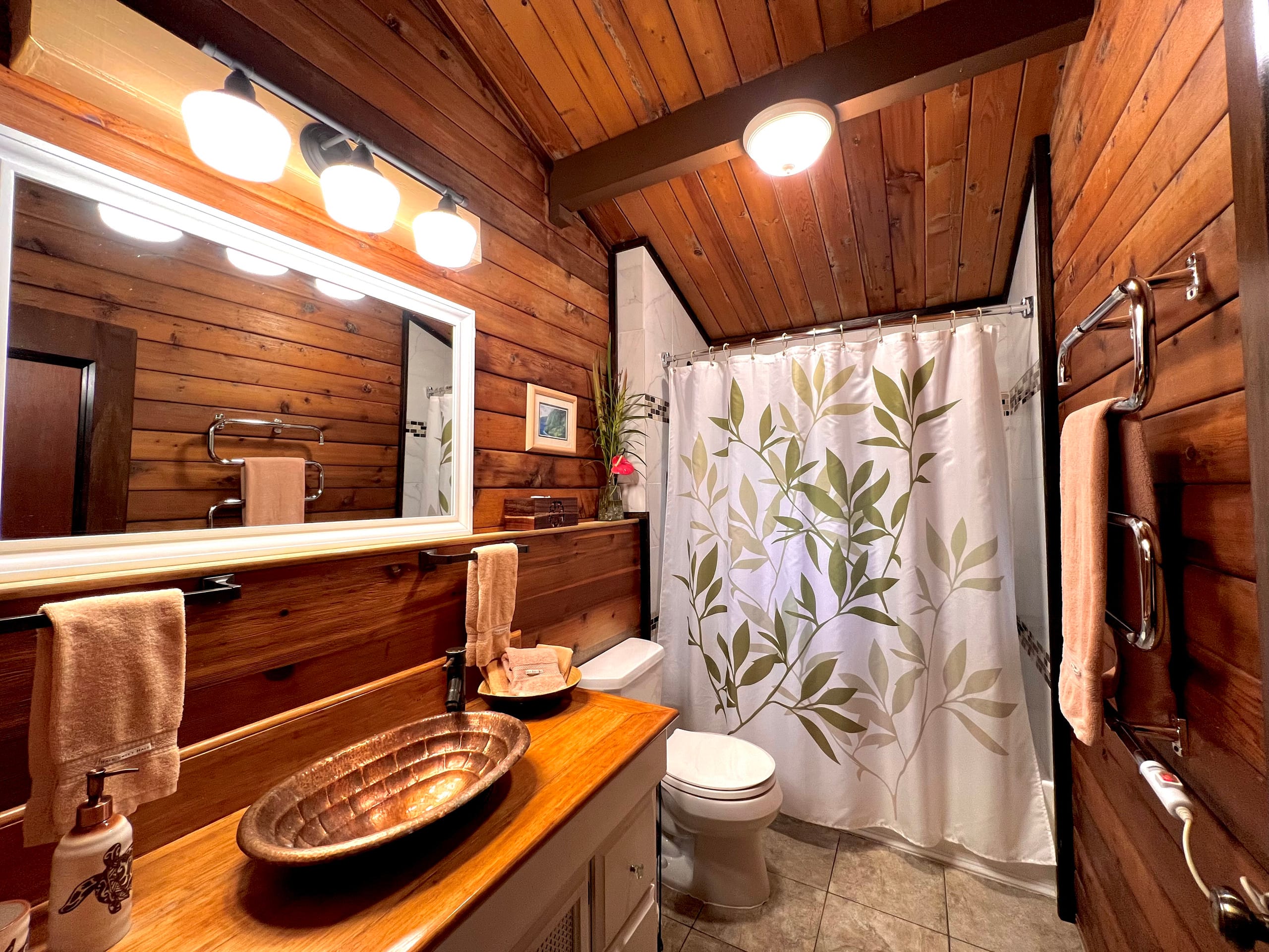 Cabin in Volcano · ★4.84 · 2 bedrooms · 3 beds · 1 bath - Image 8