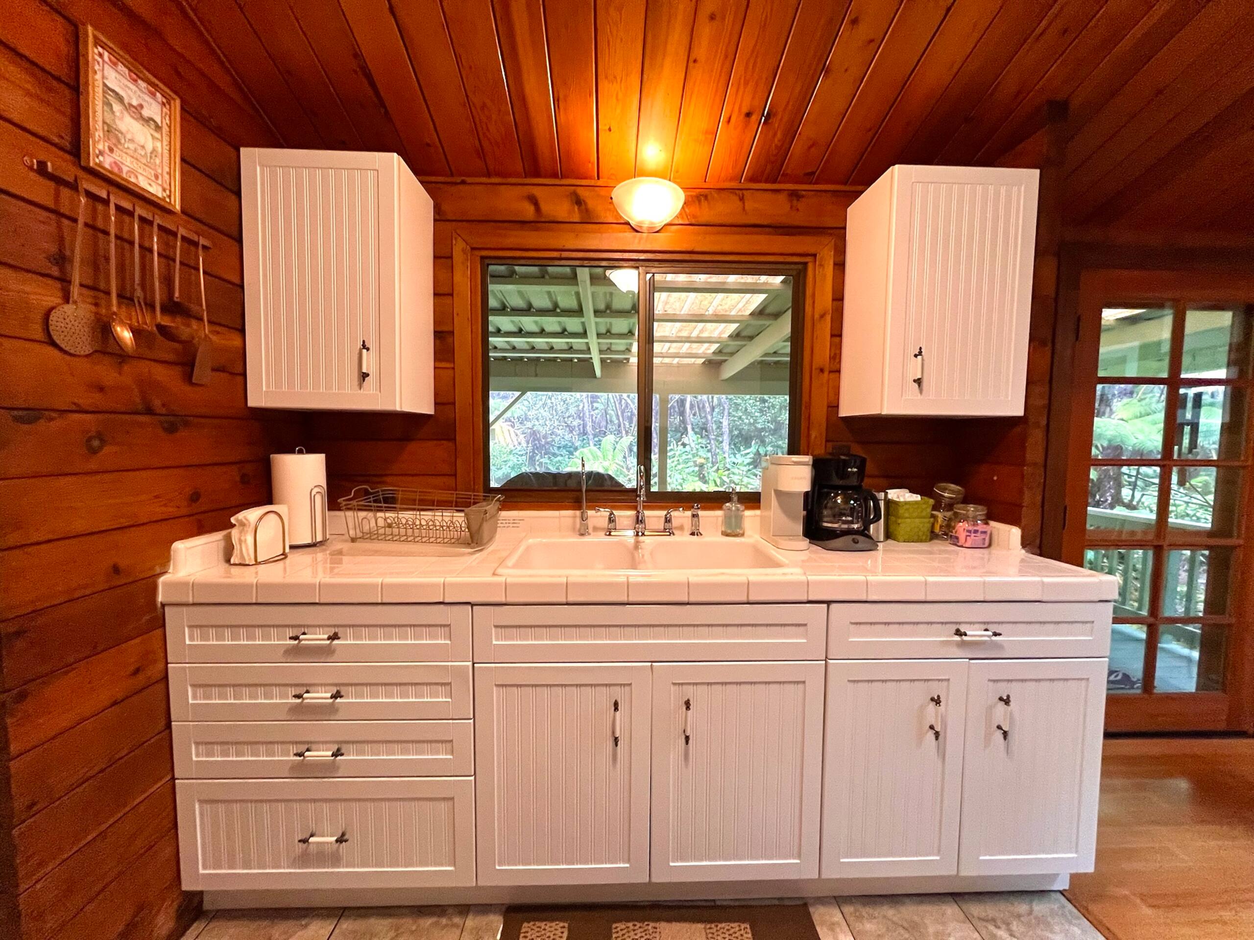 Cabin in Volcano · ★4.84 · 2 bedrooms · 3 beds · 1 bath - Image 4